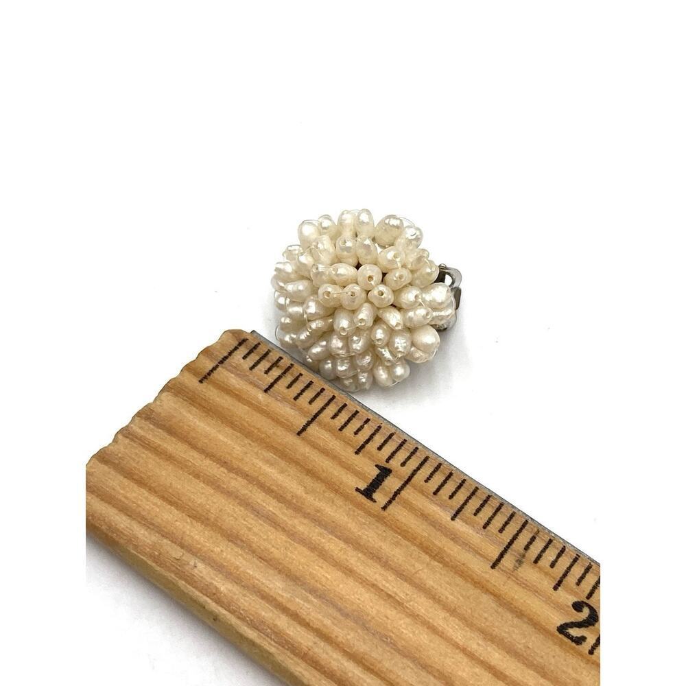 Vintage Rice Pearls Hand Wired Round Button Clip Back Earrings Clips Clip Ons - Picture 9 of 9